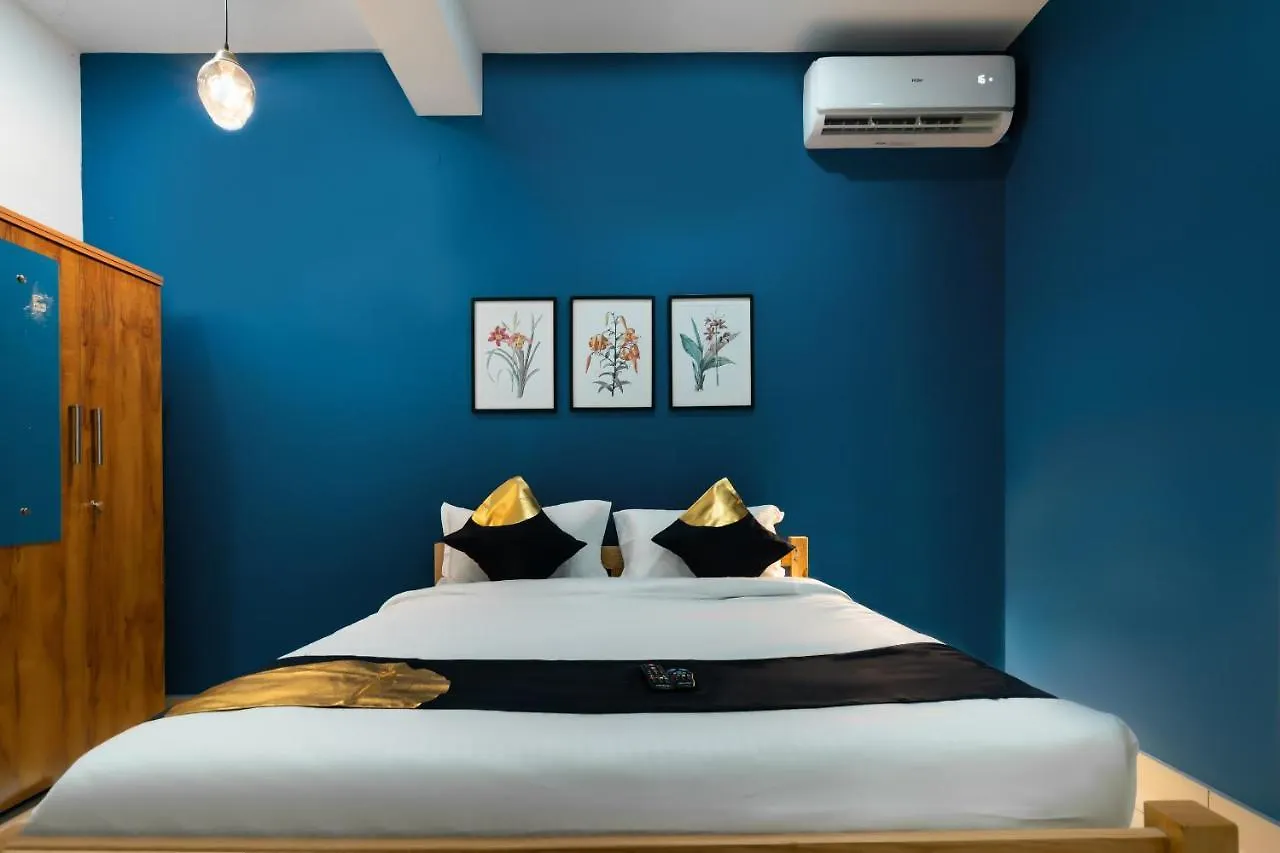 Oyo 82805 Famy Home 1 Bhk Kochi 3*,